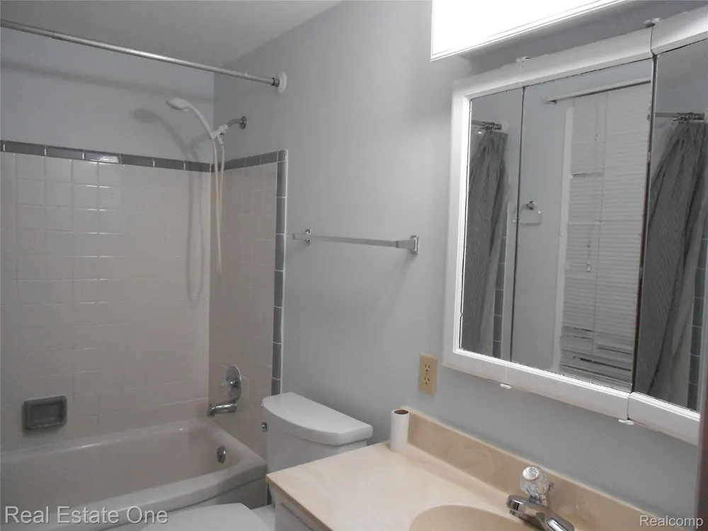 3541 TOTHILL DRIVE Troy City, MI 48084