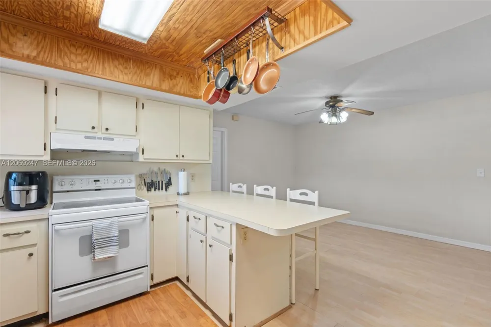 6840 SW 10th Ct North Lauderdale, FL 33068