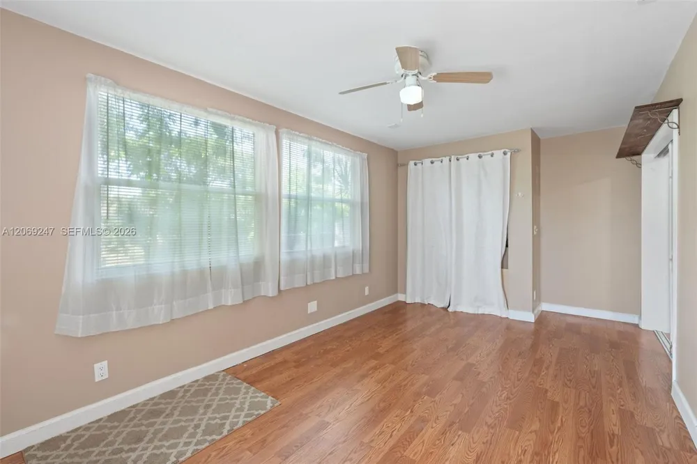 6840 SW 10th Ct North Lauderdale, FL 33068