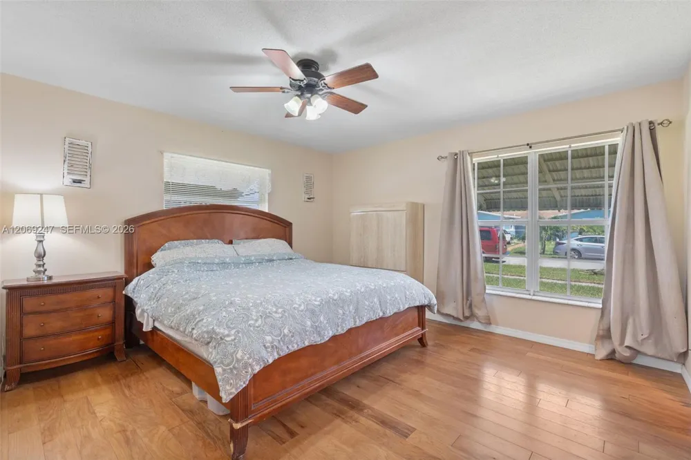 6840 SW 10th Ct North Lauderdale, FL 33068