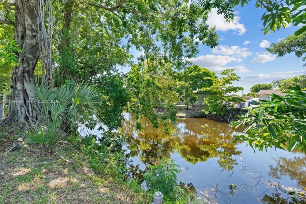 6840 SW 10th Ct North Lauderdale, FL 33068