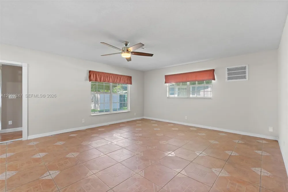 6840 SW 10th Ct North Lauderdale, FL 33068