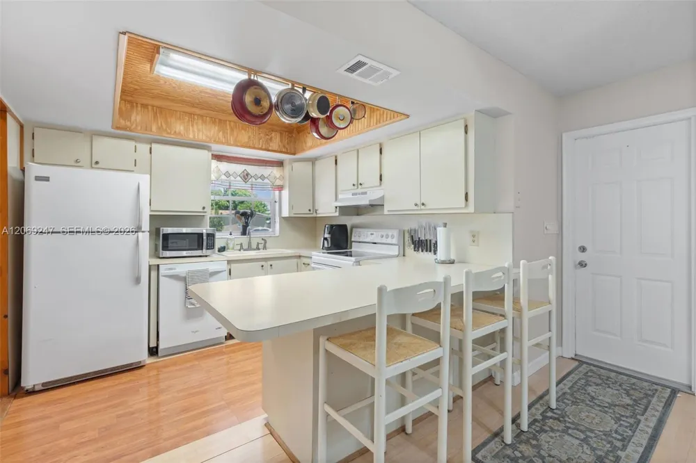 6840 SW 10th Ct North Lauderdale, FL 33068