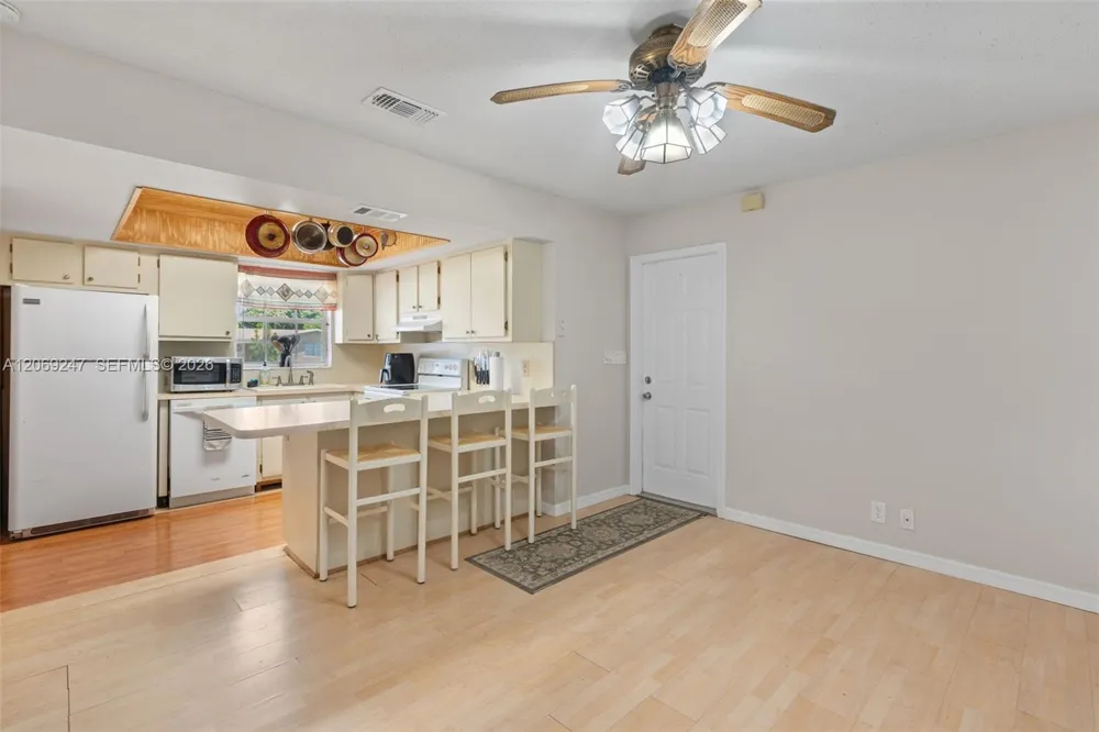 6840 SW 10th Ct North Lauderdale, FL 33068