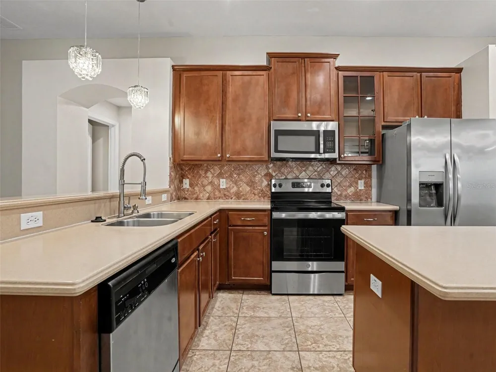 2721 EAGLE CLIFF DRIVE Kissimmee, FL 34746