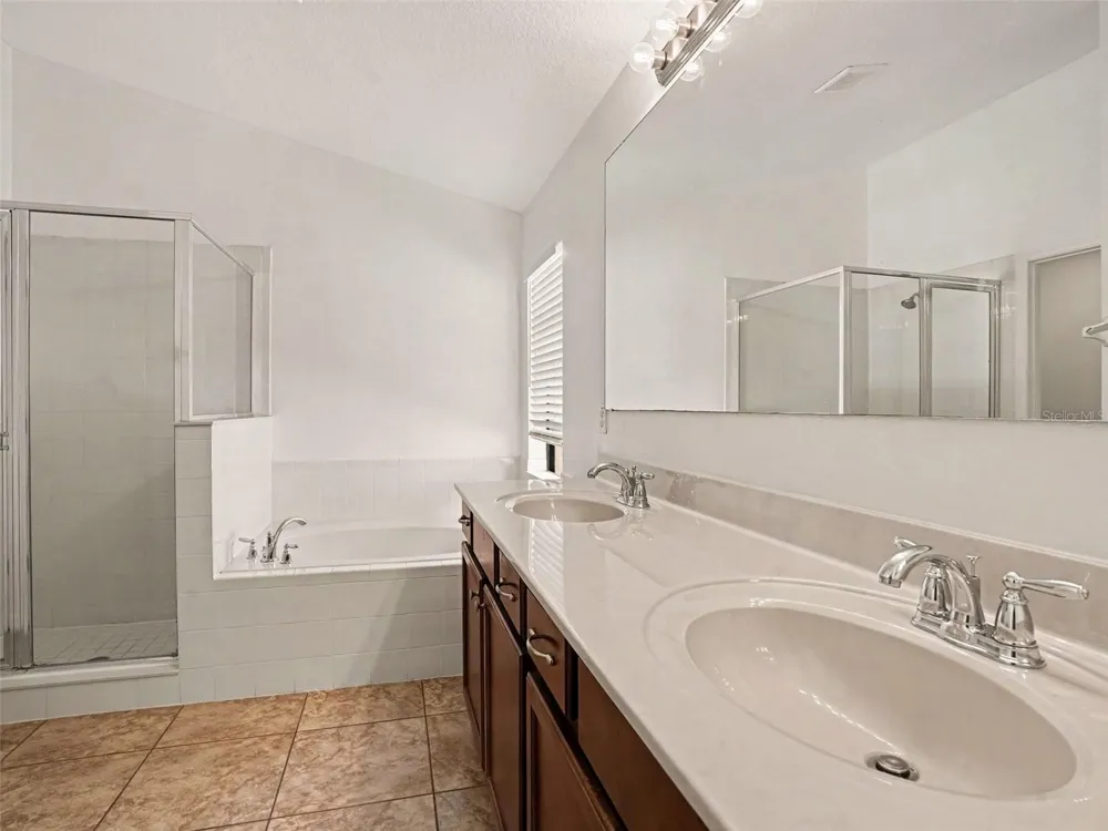 2721 EAGLE CLIFF DRIVE Kissimmee, FL 34746