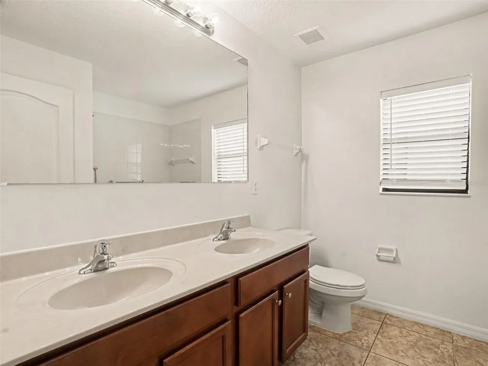 2721 EAGLE CLIFF DRIVE Kissimmee, FL 34746
