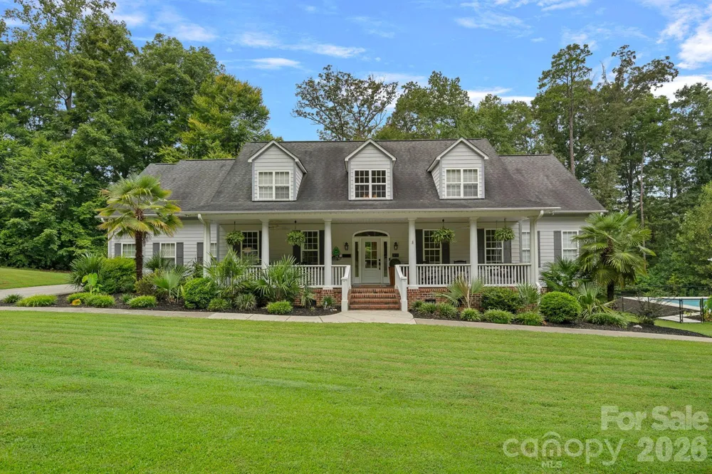 3850 Oakdale Road Charlotte, NC 28216