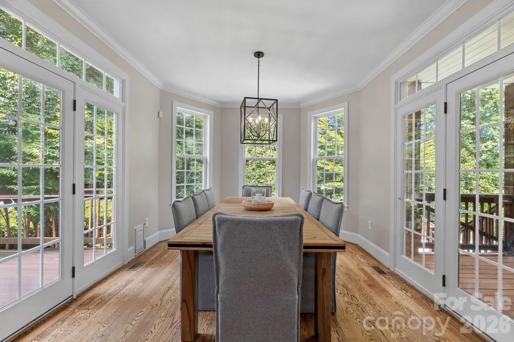 3850 Oakdale Road Charlotte, NC 28216