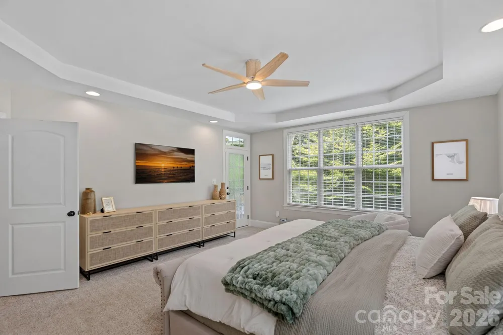 3850 Oakdale Road Charlotte, NC 28216