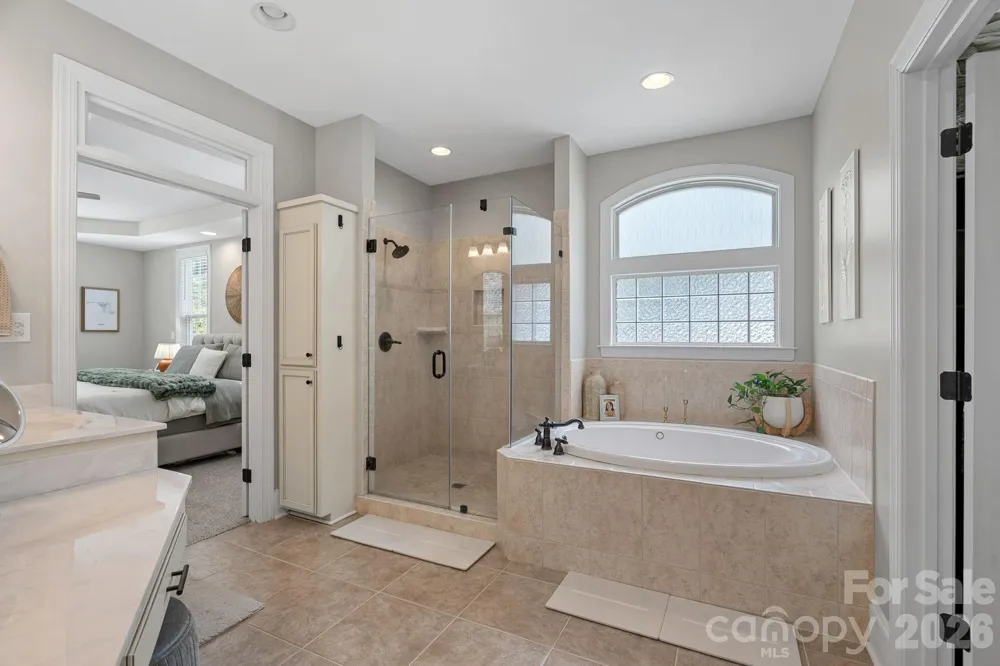 3850 Oakdale Road Charlotte, NC 28216