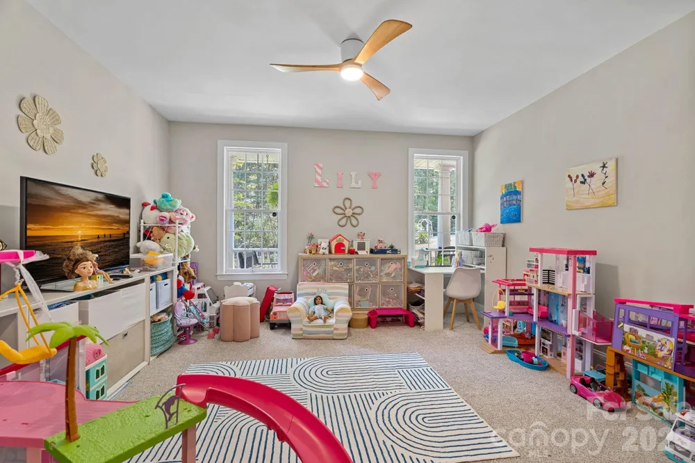 3850 Oakdale Road Charlotte, NC 28216