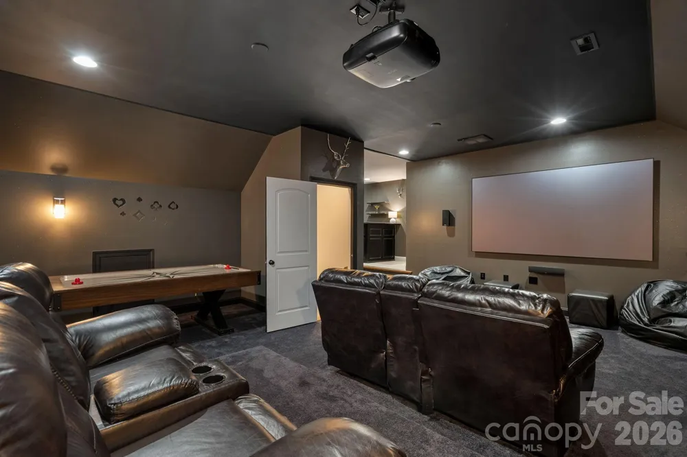 3850 Oakdale Road Charlotte, NC 28216