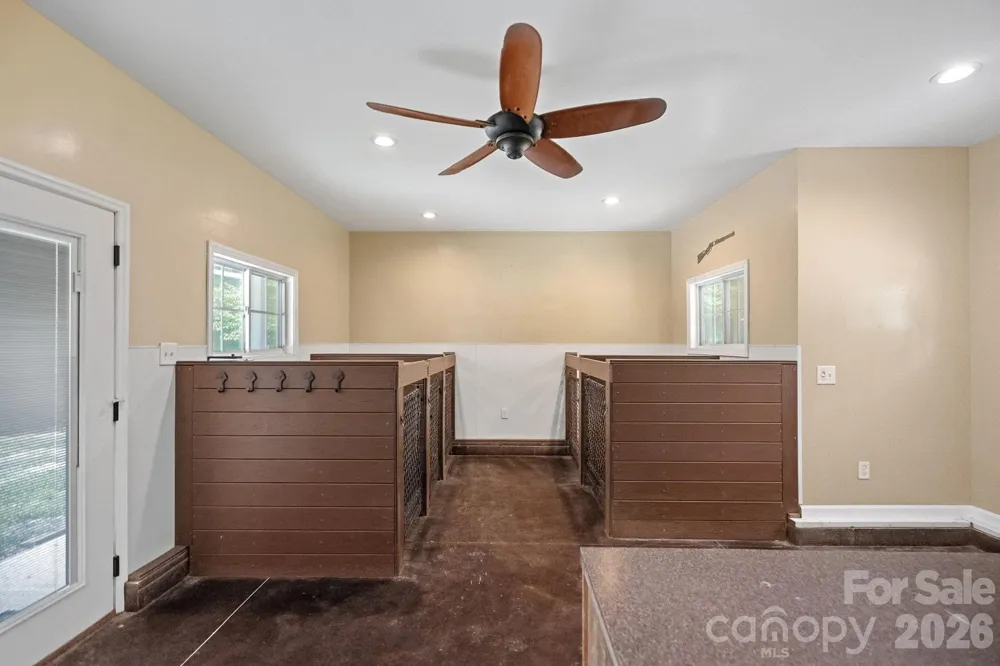 3850 Oakdale Road Charlotte, NC 28216