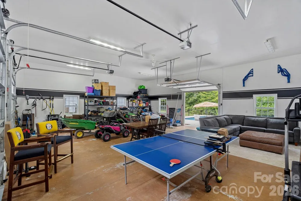 3850 Oakdale Road Charlotte, NC 28216