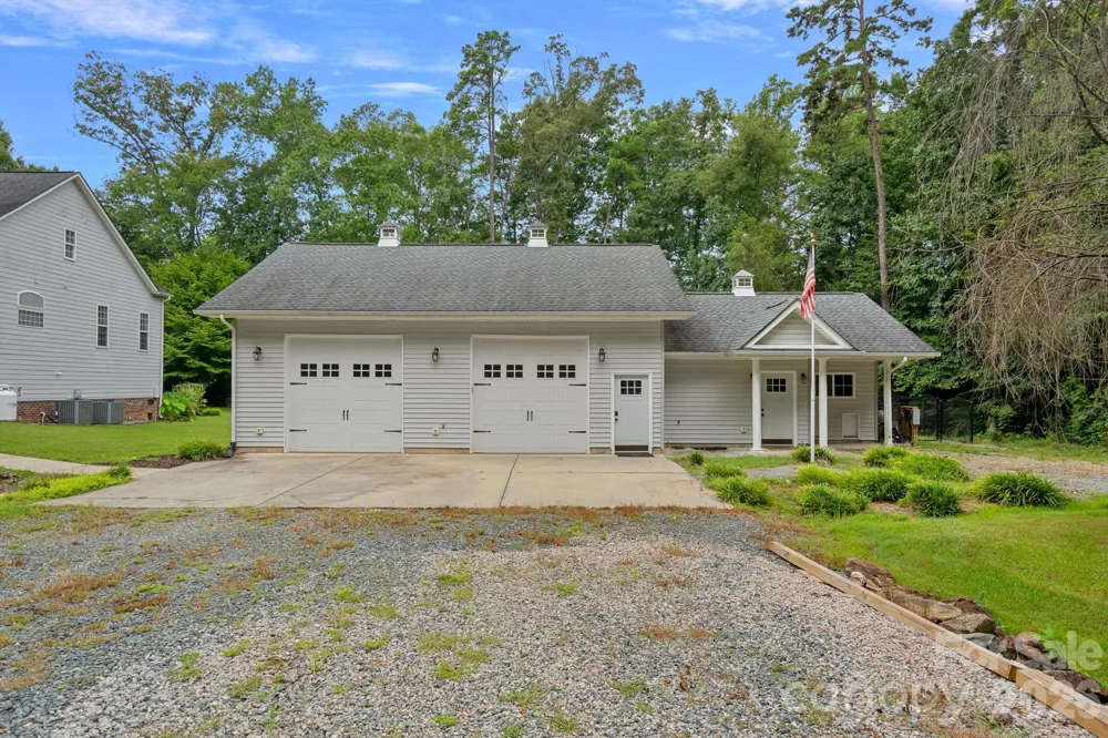 3850 Oakdale Road Charlotte, NC 28216