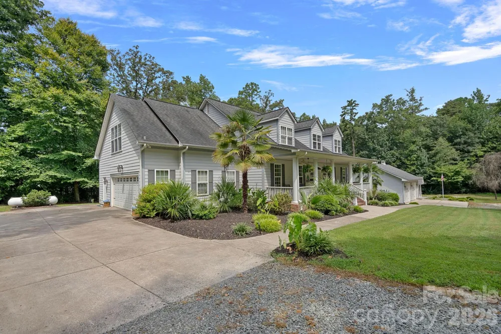 3850 Oakdale Road Charlotte, NC 28216