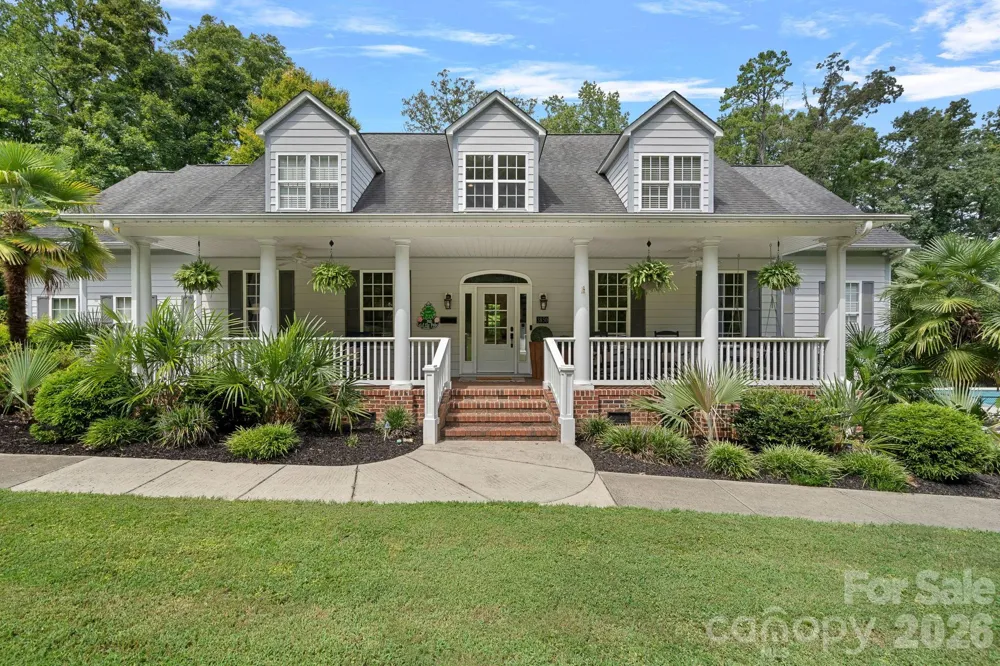 3850 Oakdale Road Charlotte, NC 28216