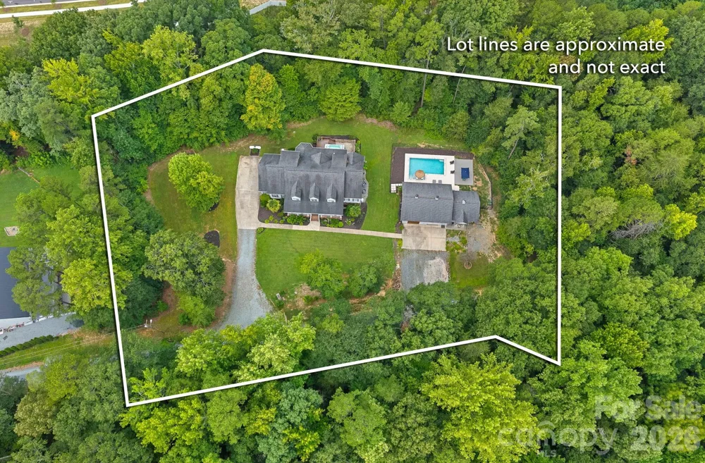 3850 Oakdale Road Charlotte, NC 28216