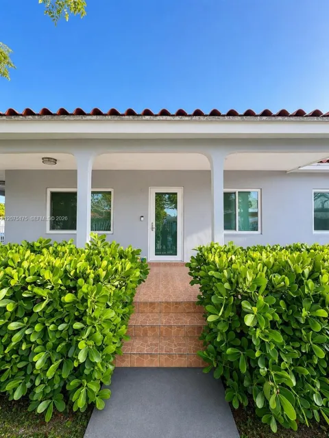 100 SW 51st Ct