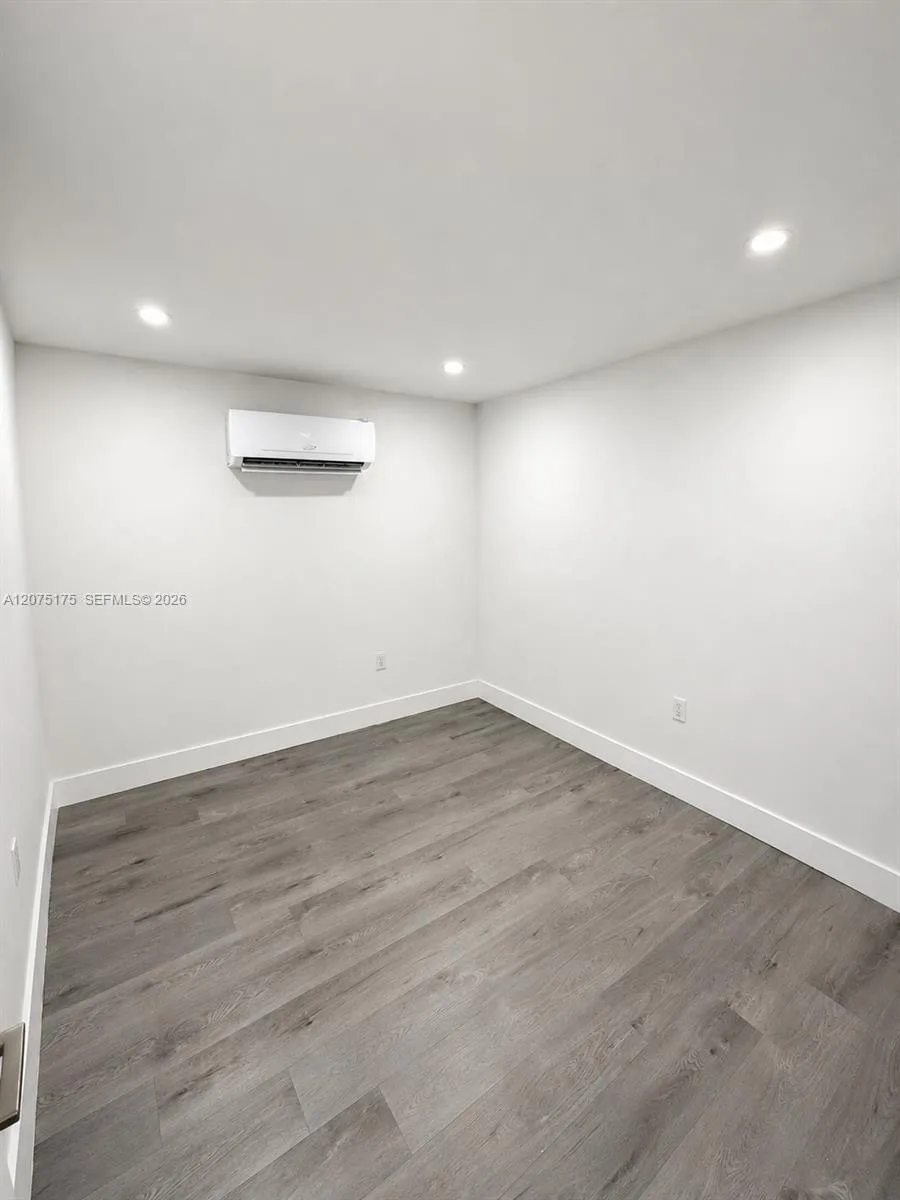100 SW 51st Ct Miami, FL 33134