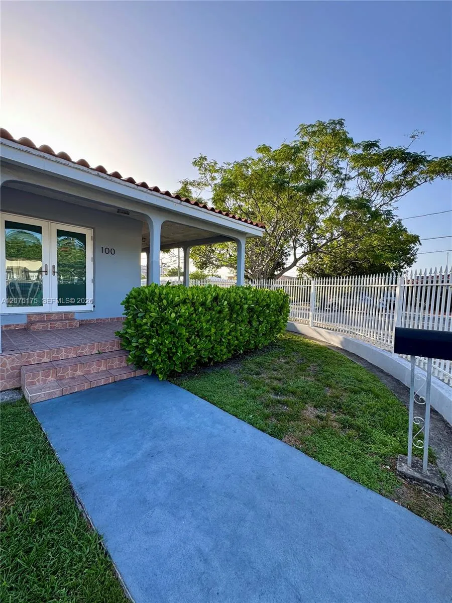 100 SW 51st Ct Miami, FL 33134