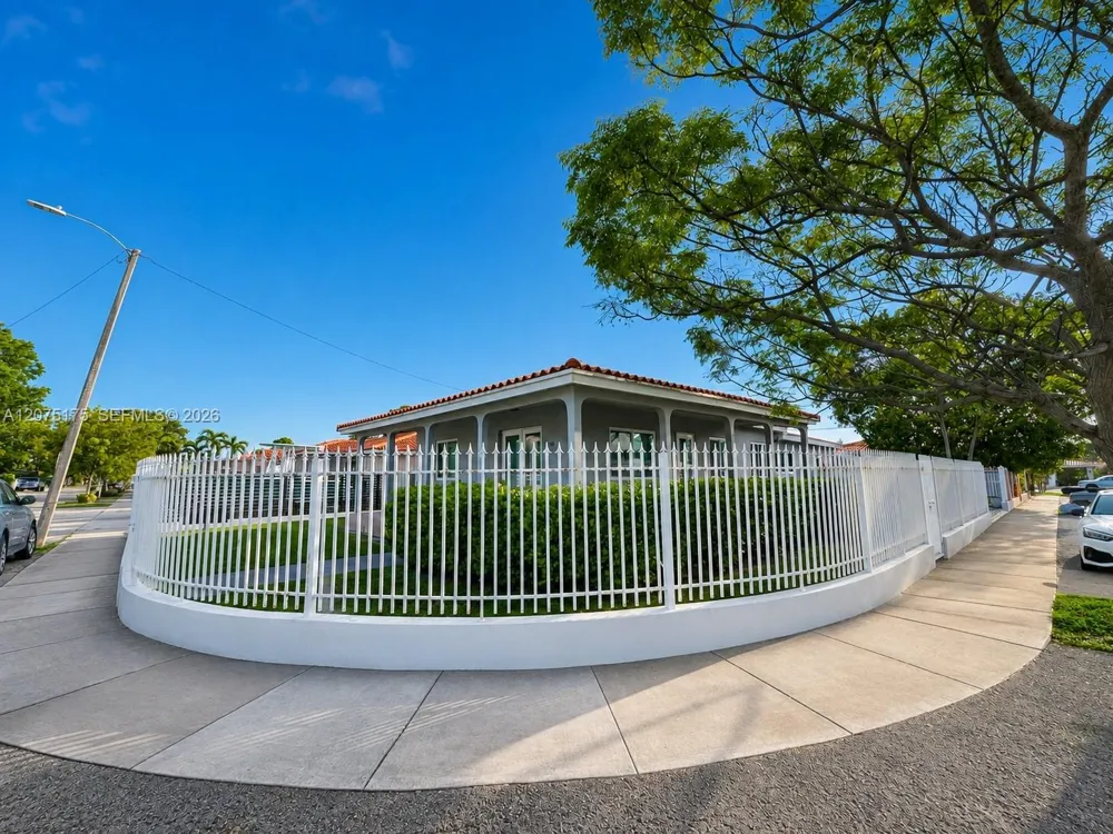 100 SW 51st Ct Miami, FL 33134