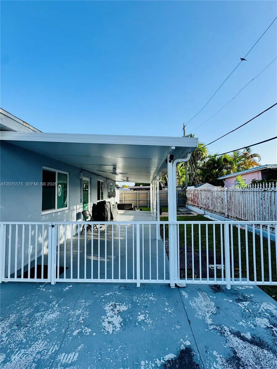100 SW 51st Ct Miami, FL 33134