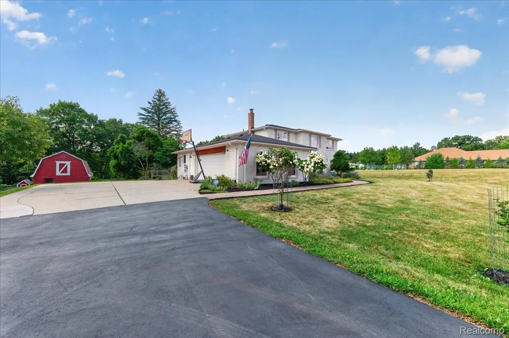 7330 W Gates Street Bruce Township, MI 48065