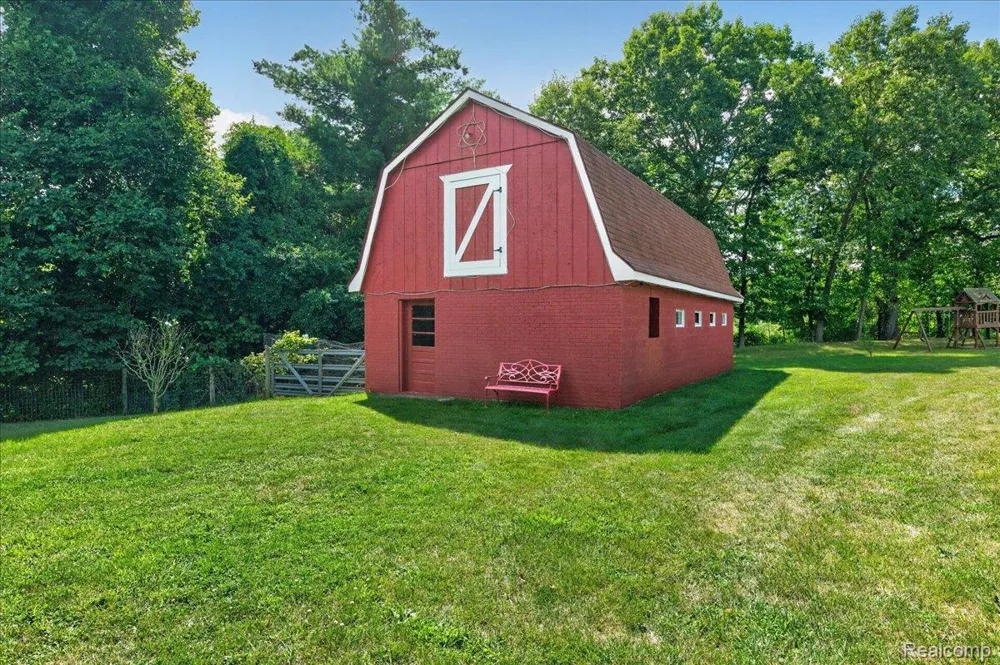 7330 W Gates Street Bruce Township, MI 48065