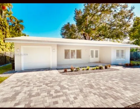 932 Bird Rd