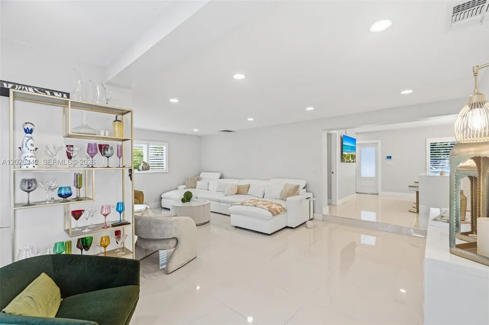 932 Bird Rd Coral Gables, FL 33146