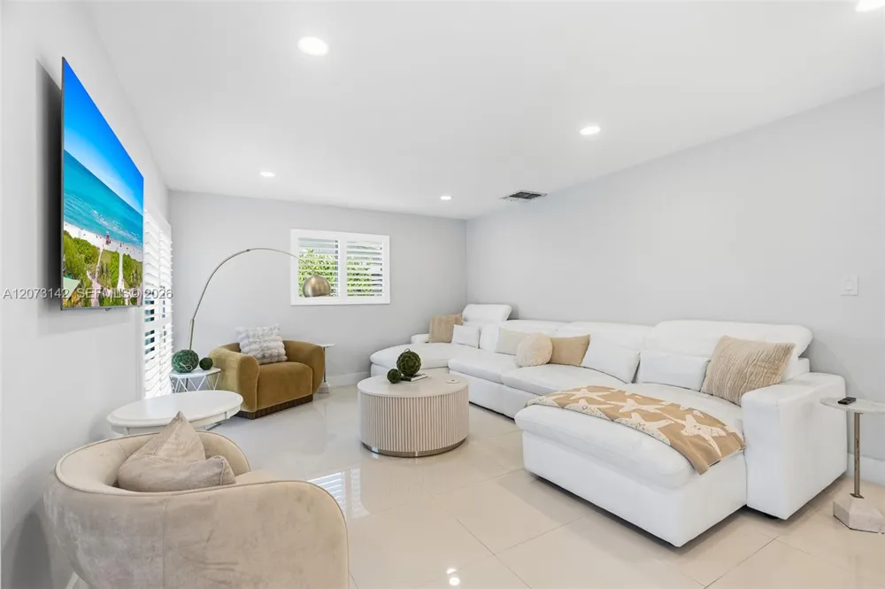 932 Bird Rd Coral Gables, FL 33146