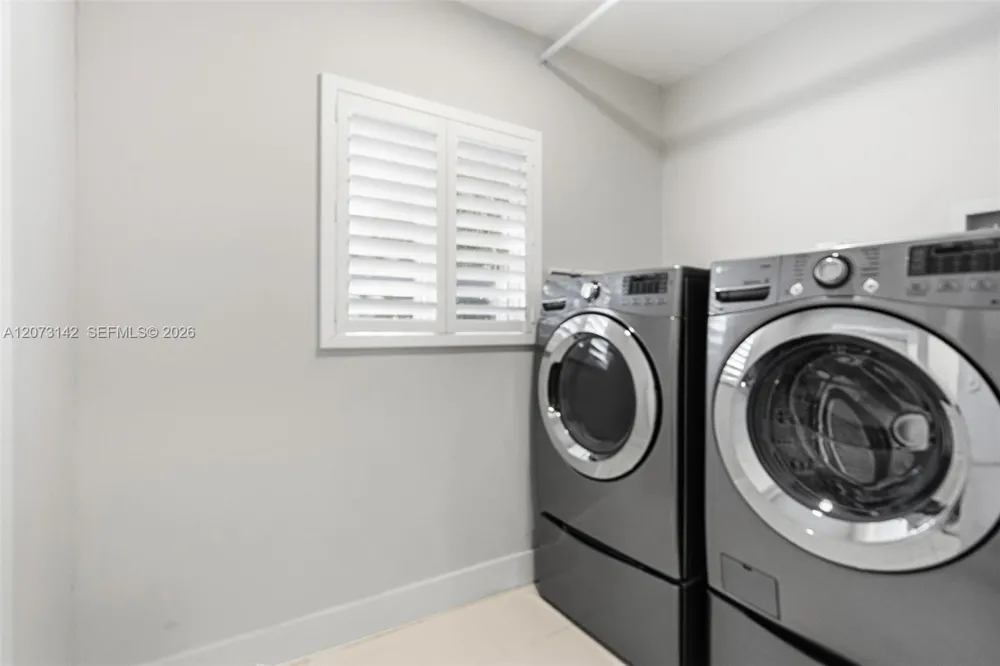 932 Bird Rd Coral Gables, FL 33146