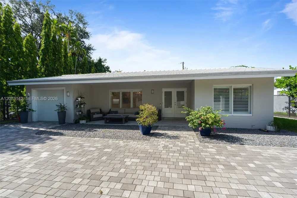 932 Bird Rd Coral Gables, FL 33146
