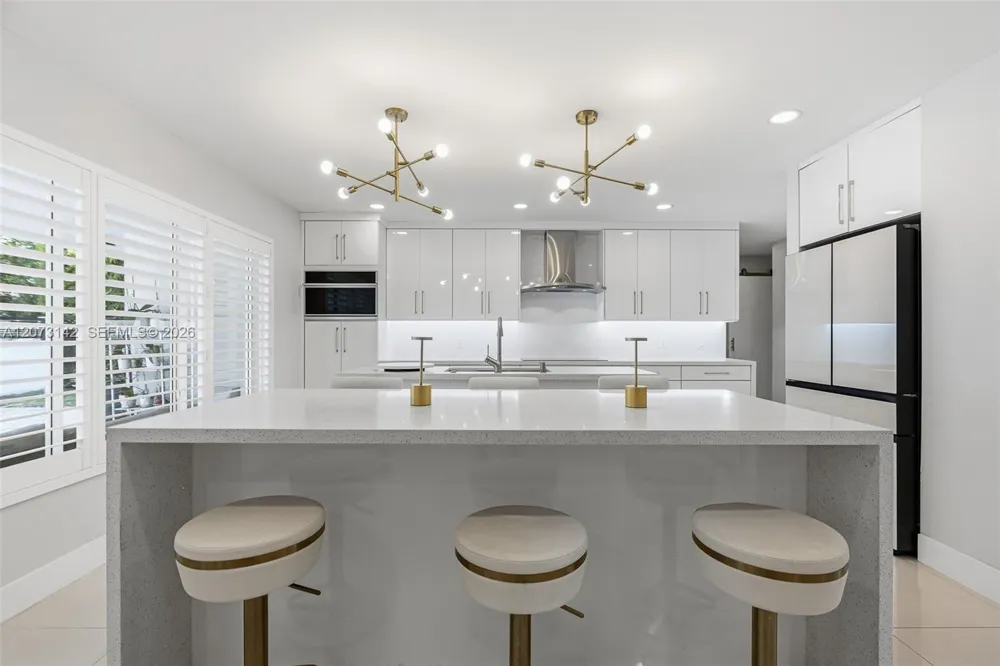 932 Bird Rd Coral Gables, FL 33146