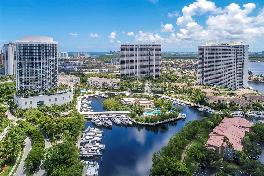 1000 W Island Blvd #1812 Aventura, FL 33160