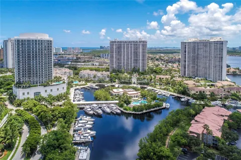 1000 W Island Blvd #1812