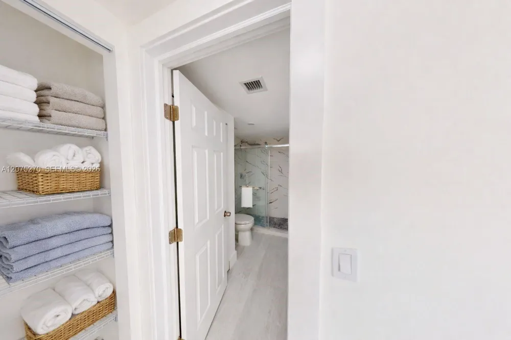 1000 W Island Blvd #1812 Aventura, FL 33160