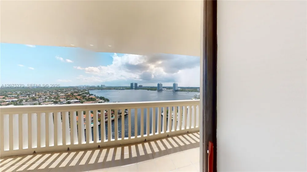 1000 W Island Blvd #1812 Aventura, FL 33160