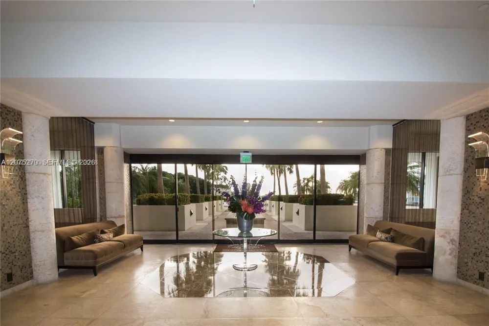 1000 W Island Blvd #1812 Aventura, FL 33160