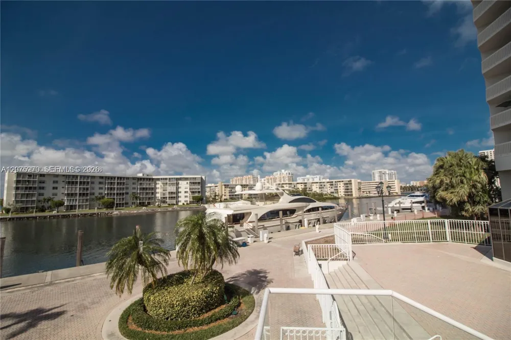 1000 W Island Blvd #1812 Aventura, FL 33160