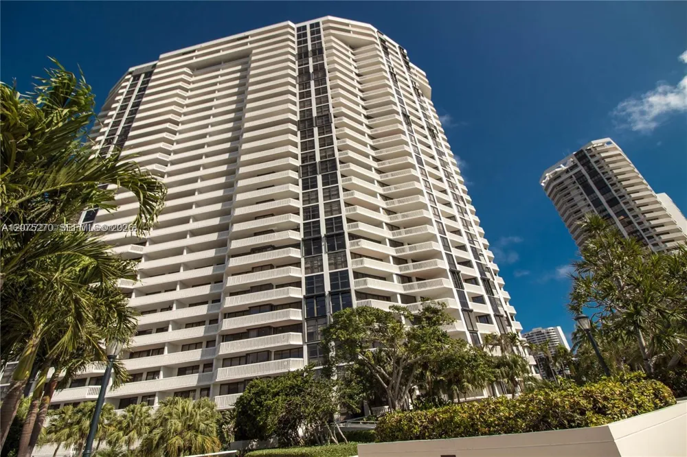 1000 W Island Blvd #1812 Aventura, FL 33160