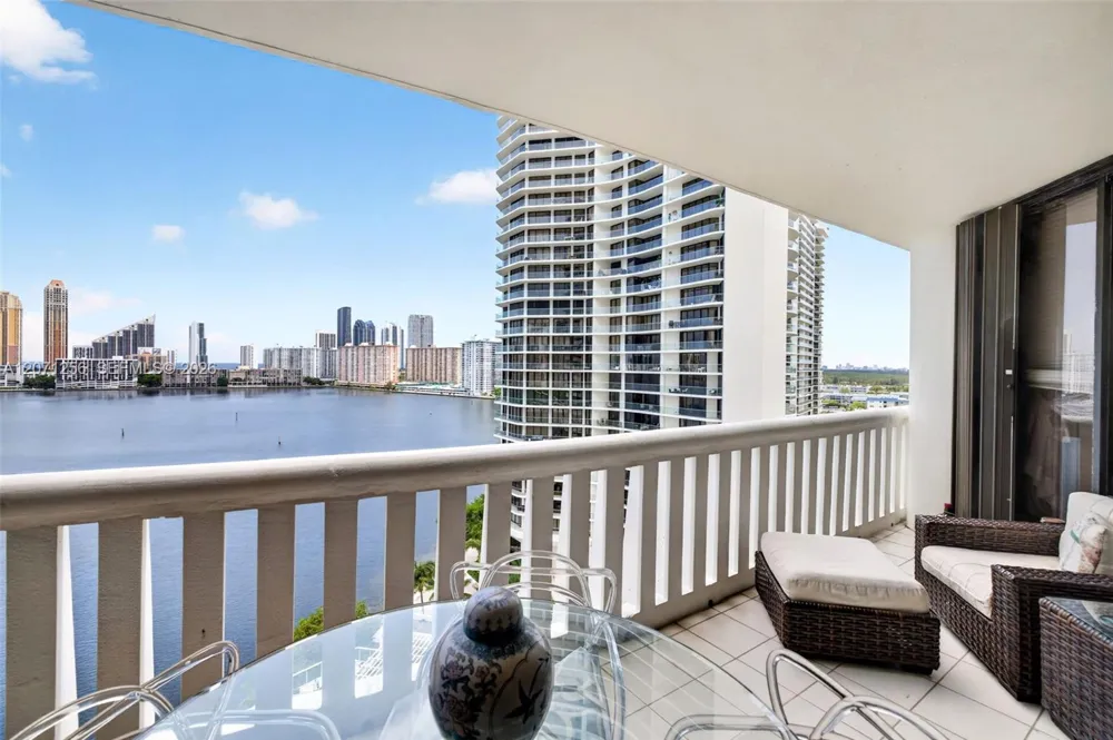 3000 Island Blvd #1201 Aventura, FL 33160