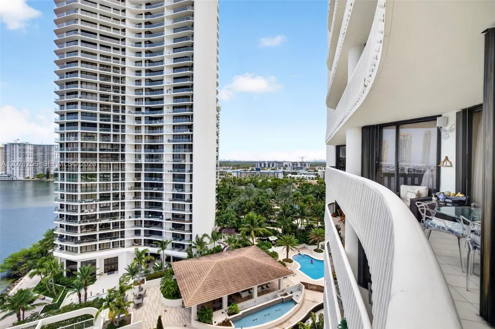 3000 Island Blvd #1201 Aventura, FL 33160