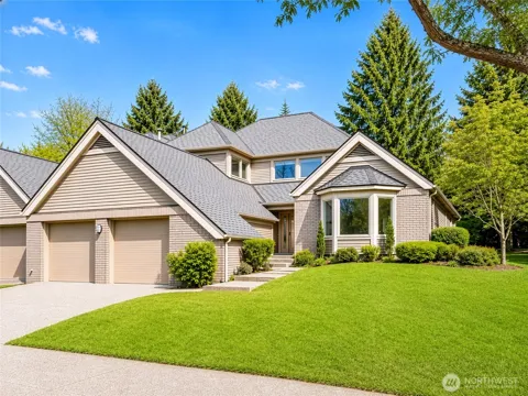1748 Bellevue Way NE #1