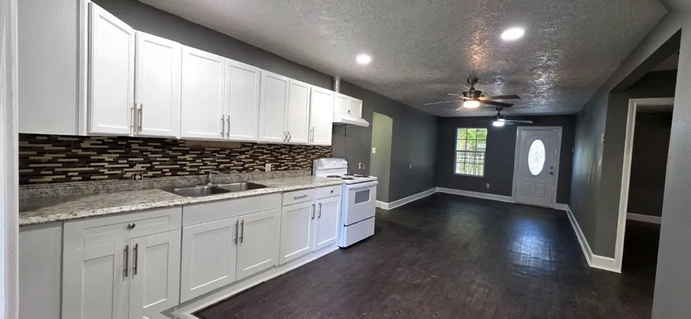 5701 County Road 288 #7 Angleton, TX 77515