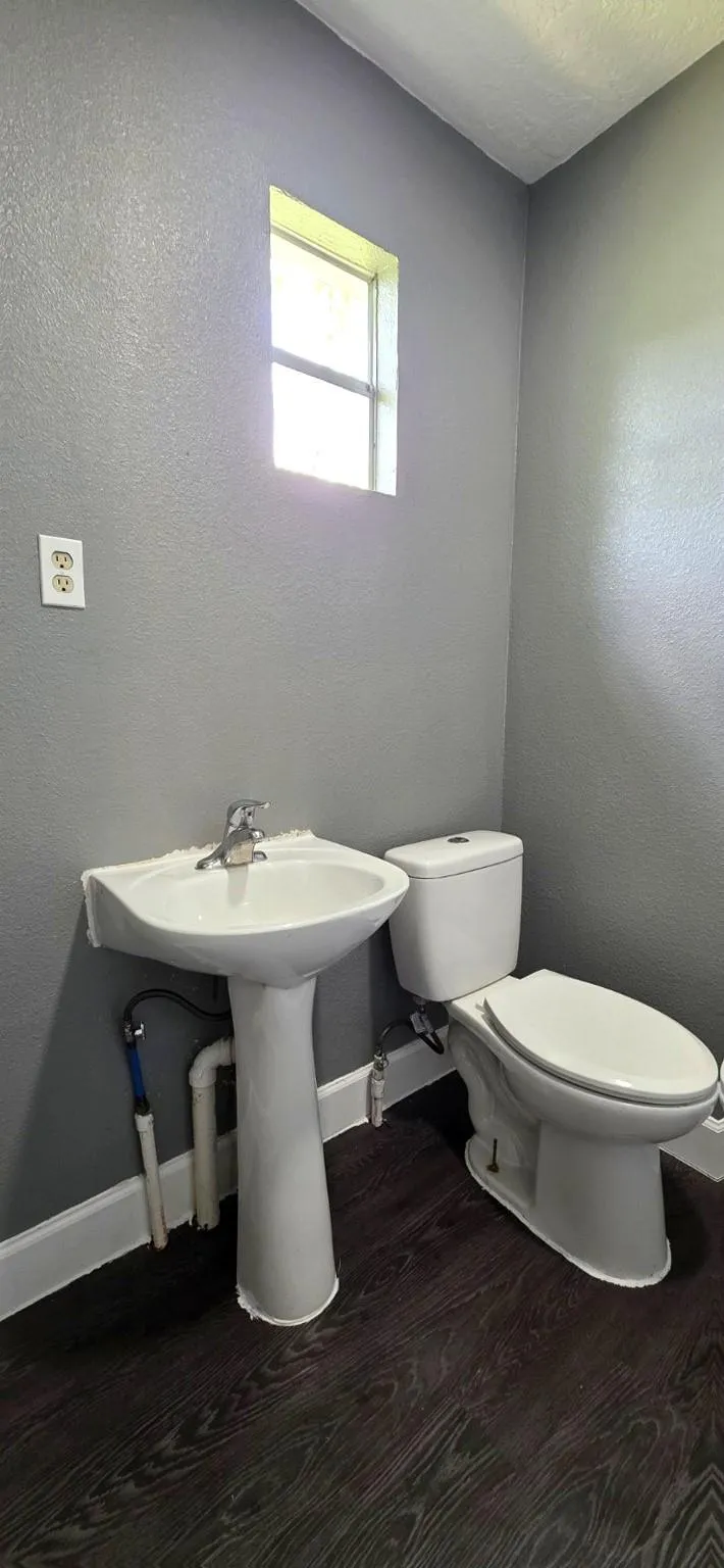 5701 County Road 288 #7 Angleton, TX 77515