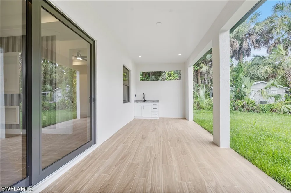 4th Avenue SE Naples, FL 34117