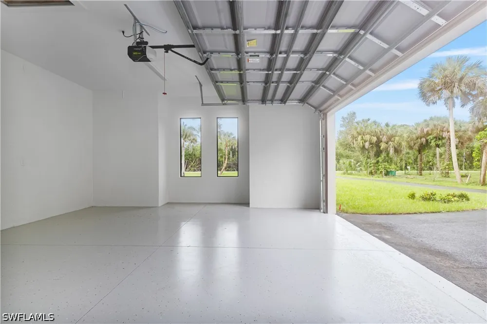 4th Avenue SE Naples, FL 34117